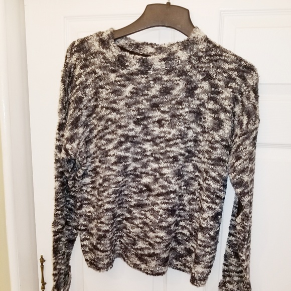 RD Style Cropped Knit Sweater with Elbow Patch NWT - Picture 3 of 6